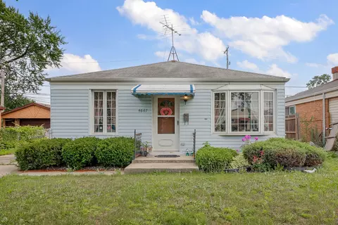 4667 W 83rd St, Chicago, IL 60652