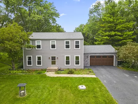 2 S268 Riverside Ave, Warrenville, IL 60555