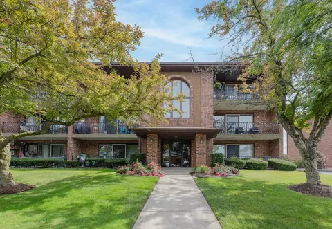 7417 Tiffany Dr #2B, Orland Park, IL 60462