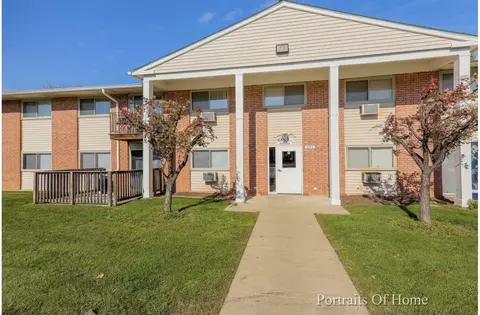 685 E Fullerton Ave #102, Glendale Heights, IL 60139