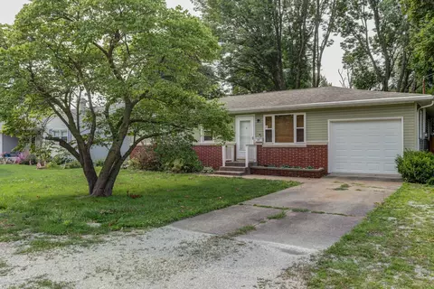 819 Timmons Dr, Tuscola, IL 61953