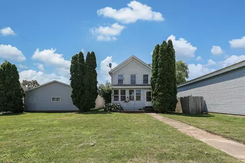 115 N Main St, Seneca, IL 61360