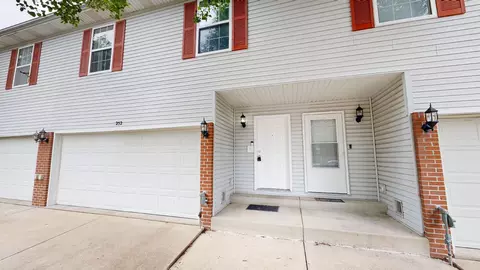 252 Parktrail Rd, Normal, IL 61761