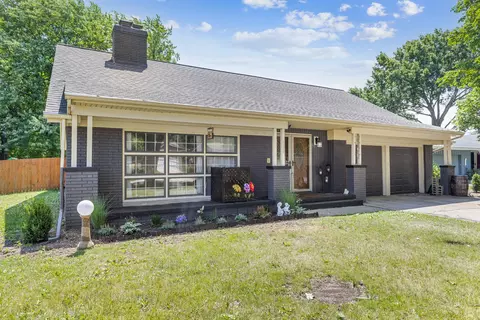 1229 Crest Ln, Rochelle, IL 61068