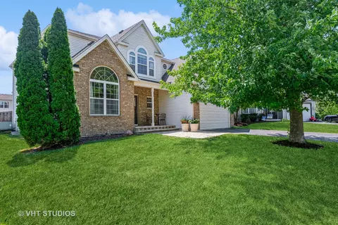 64 N Savannah Pkwy, Round Lake, IL 60073