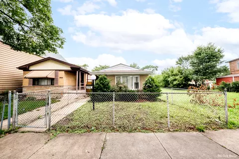 9238 S Calumet Ave, Chicago, IL 60619