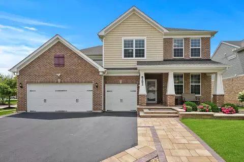 8292 Mulberry Dr, Woodridge, IL 60517
