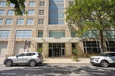 250 E Pearson St #1903, Chicago, IL 60611