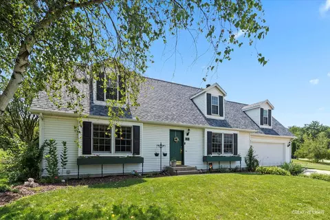 206 Lamplighter Loop SE, Poplar Grove, IL 61065