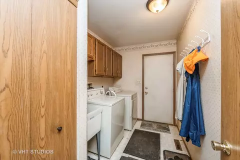 5010 W Glenbrook Trl, Mchenry, IL 60050 photo 11