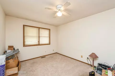 5010 W Glenbrook Trl, Mchenry, IL 60050 photo 13