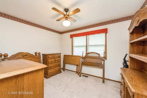 5010 W Glenbrook Trl, Mchenry, IL 60050 photo 14