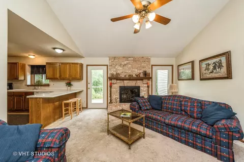 5010 W Glenbrook Trl, Mchenry, IL 60050 photo 7