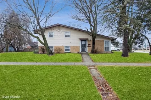 16742 Butterfield Dr, Country Club Hills, IL 60478