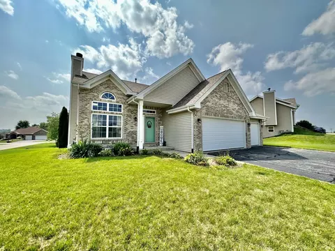 3758 Butterfield Dr, Winnebago, IL 61088