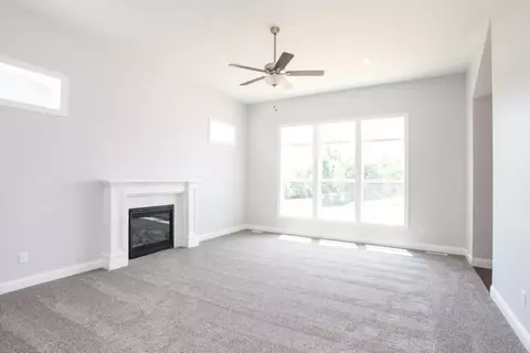 304 Raef Rd, Downs, IL 61736 photo 10