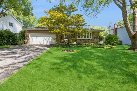 30 W264 Argyll Ln, Naperville, IL 60563