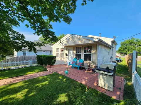 603 S Elmwood Ave, Waukegan, IL 60085
