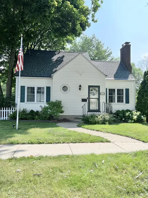 836 N Ottawa Ave, Dixon, IL 61021
