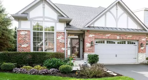 1590 Everwood Rd, Naperville, IL 60540