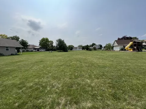 24328 S Navajo Dr, Channahon, IL 60410