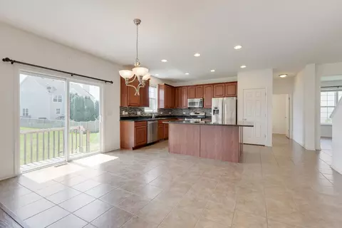 309 Comstock Dr, Elgin, IL 60124 photo 8