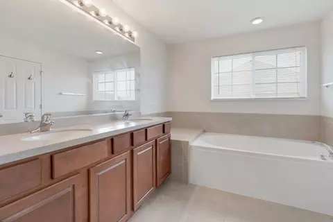 309 Comstock Dr, Elgin, IL 60124 photo 18