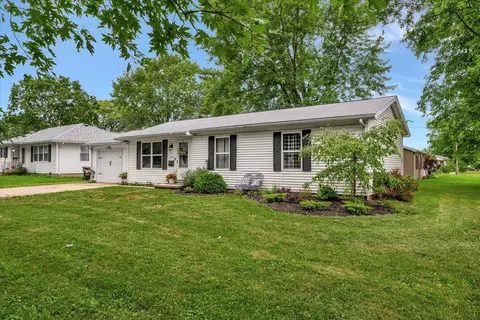 305 W Spruce St, Paxton, IL 60957