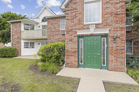 501 Leah Ln #1C, Woodstock, IL 60098