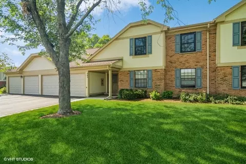 545 Greystone Ln #A2, Wheeling, IL 60090