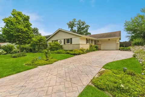 485 Killarney Pass Cir, Mundelein, IL 60060