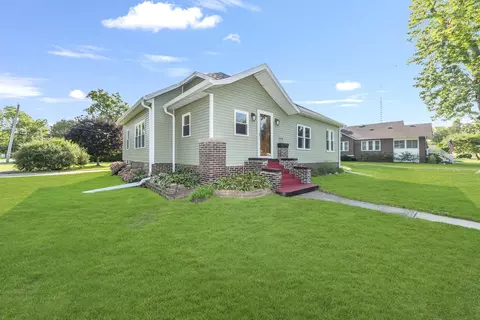 235 Maple Ave, Minonk, IL 61760