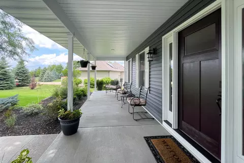 12293 Whispering Winds Dr, Roscoe, IL 61073 photo 6
