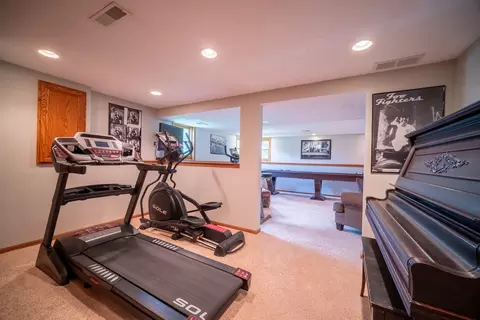 12293 Whispering Winds Dr, Roscoe, IL 61073 photo 44