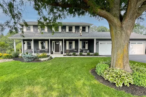 12293 Whispering Winds Dr, Roscoe, IL 61073