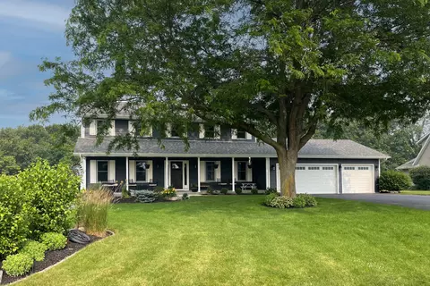 12293 Whispering Winds Dr, Roscoe, IL 61073 photo 3