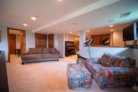12293 Whispering Winds Dr, Roscoe, IL 61073 photo 43