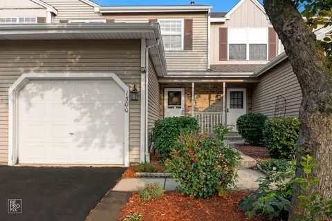1500 Foxcroft Dr, Aurora, IL 60506