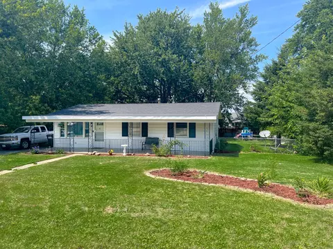 413 Hillcrest Ave, Rochelle, IL 61068