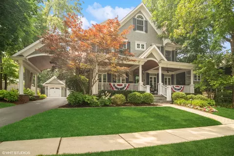 149 Newberry Ave, Libertyville, IL 60048