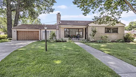 8845 Central Ave, Morton Grove, IL 60053