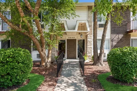 8848 Kenneth Dr #1H, Des Plaines, IL 60016