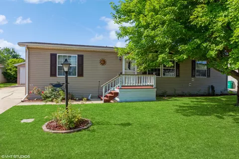 5461 Cypress Ln, Machesney Park, IL 61115