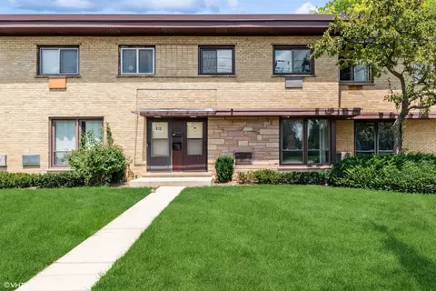 908 N Wheeling Rd #1, Mount Prospect, IL 60056