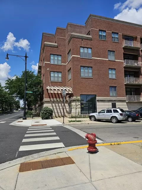 3300 W Irving Park Rd #J4, Chicago, IL 60618