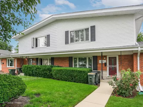 7128 W Carol Ct, Niles, IL 60714