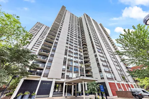1460 N Sandburg Ter #1810A, Chicago, IL 60610