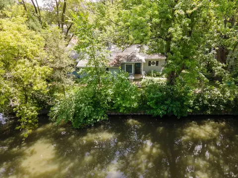 34778 N Oak Ave, Ingleside, IL 60041