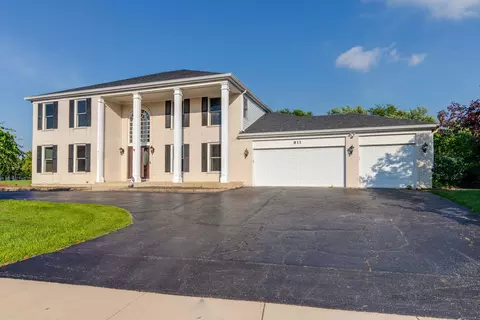 811 Heatherstone Dr, Schaumburg, IL 60173