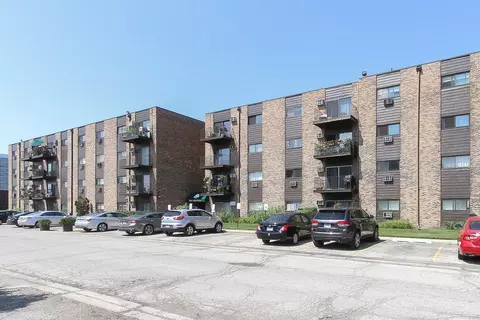 8901 N Western Ave #417, Des Plaines, IL 60016